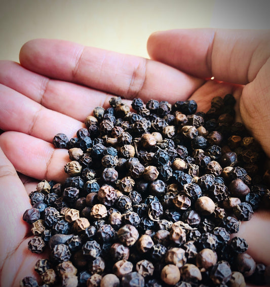 black peppercorns, whole black pepper, spices,  Piperaceae, black pepper, peppercorn, black pepper spices, Elthecook buy online, shipping worldwide